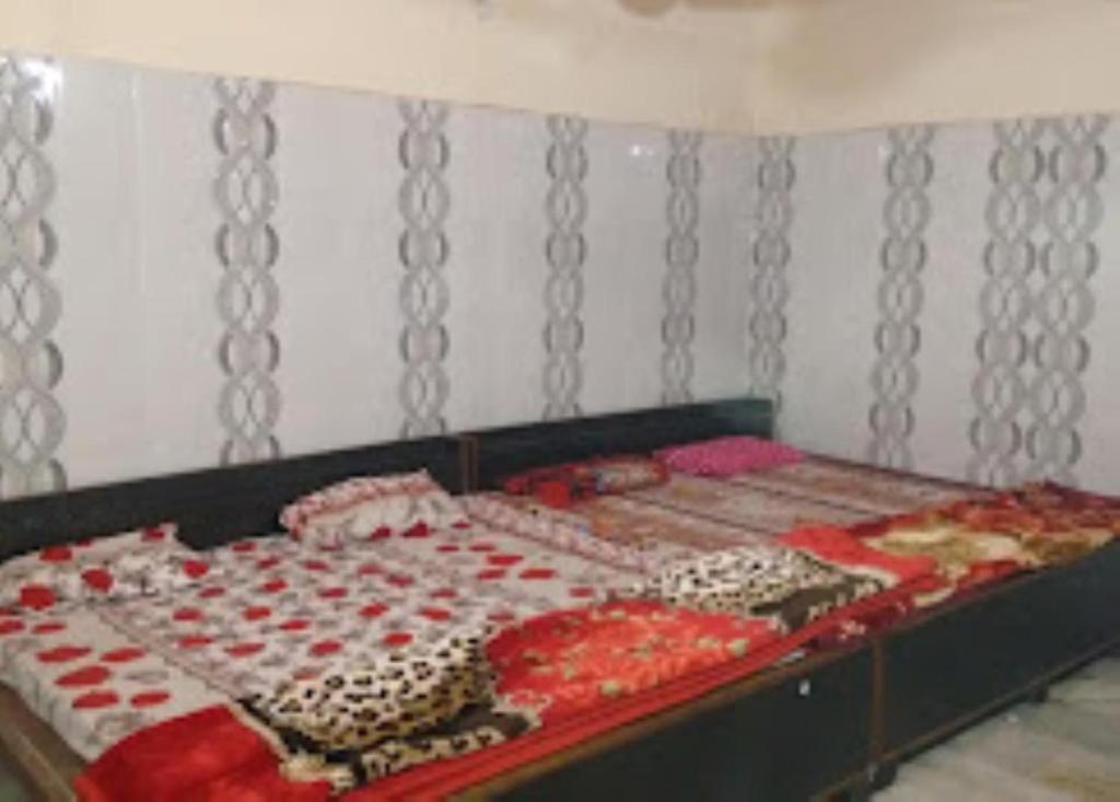 Maatu Shri Comfort Stay-Guest House มถุรา ภายนอก รูปภาพ